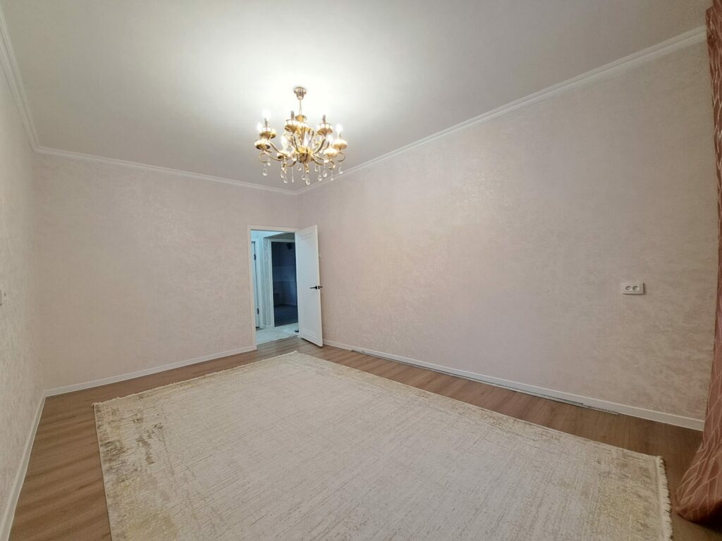 Продаю 2 комн. квартиру, Мкр. Аламедин1, этаж 2/5, не угловая, 53м2, СВЕЖИЙ РЕМОНТ! Цена: 78500$