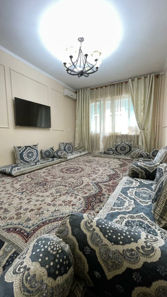 Продаю 3 комн. кварт. мкр. Аламедин 1, этаж 4/5, серия 105, в хорошем состоянии, цен: 82000$