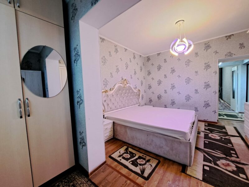 Продаю 2 комн. квартиру мкр. Аламедин 1, этаж 1/5, не угловая, 53м2, в отличном состоянии! Цена: 77500$