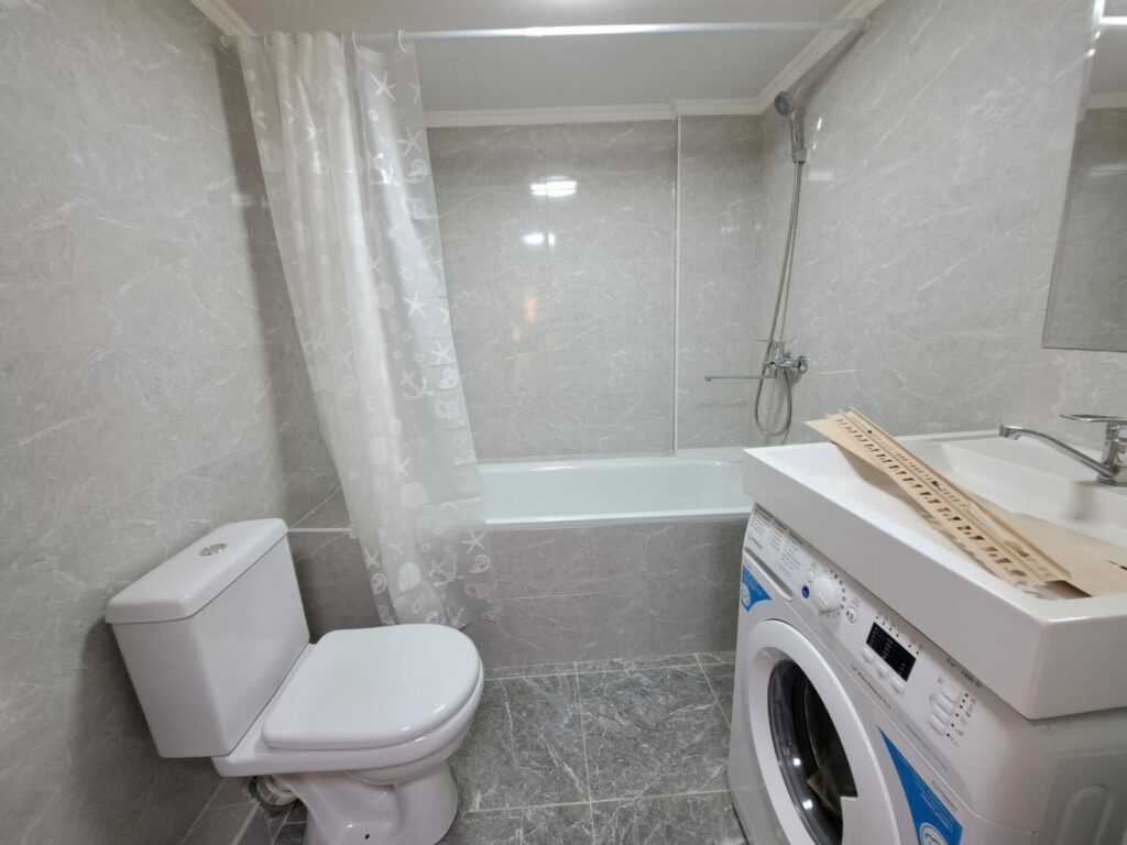 Продаю 1 комн. кварт. мкр. Аламедин 1, этаж 6/9, не угл, 28м2, СВЕЖИЙ РЕМОНТ, ТЕХНИКА И МЕБЕЛЬ НОВЫЕ! Цена: 42000$