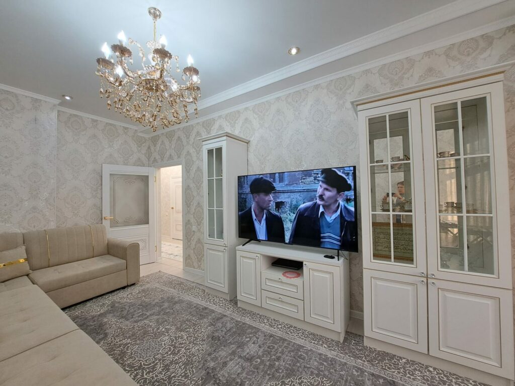 Продаю 3 комн. квартиру в мкр. Аламедин 1, этаж 1/5, не угловая, 80м2, ТЕХПАСПОРТ ЕСТЬ! Свежий ремонт! Цена: 129000$