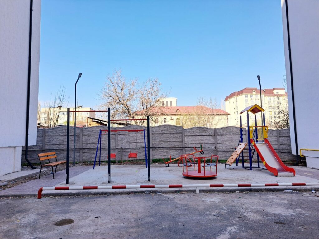 Продаю 3 комнатную квартиру в мкр. Аламедин1, этаж 1/5, не угловая, 80м2, СВЕЖИЙ ЕВРОРЕМОНТ, цена: 127000$
