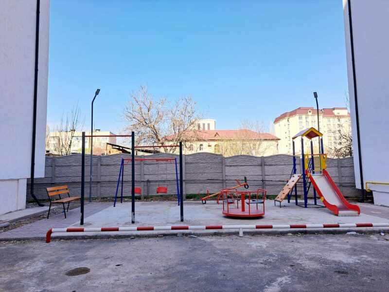 Продаю 3 комнатную квартиру в мкр. Аламедин1, этаж 1/5, не угловая, 80м2, СВЕЖИЙ ЕВРОРЕМОНТ, цена: 127000$