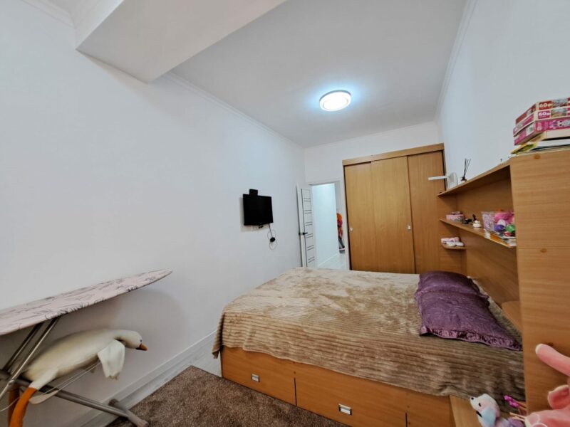 Продаю 2 комн. квартиру в мкр. Аламедин 1, этаж 4/5, не угловая, 56м2, ТЕХПАСПОРТ ЕСТЬ! Свежий ремонт! Цена; 77000$