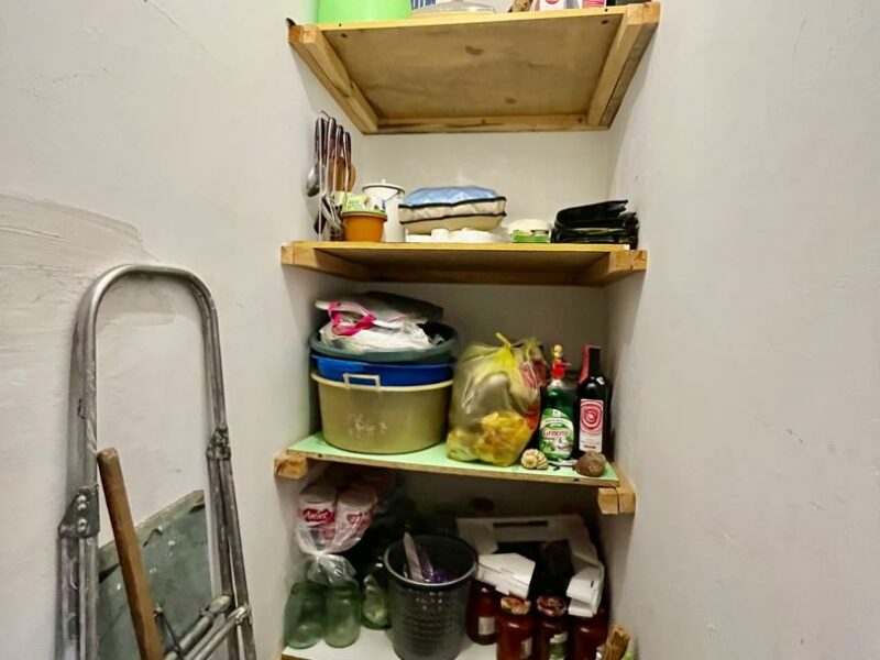Продаю 3 комнатную квартиру, мкр. Аламедин 1, этаж 8/9, не угловая, в хорошем состоянии, серия 106, цена: 90000$
