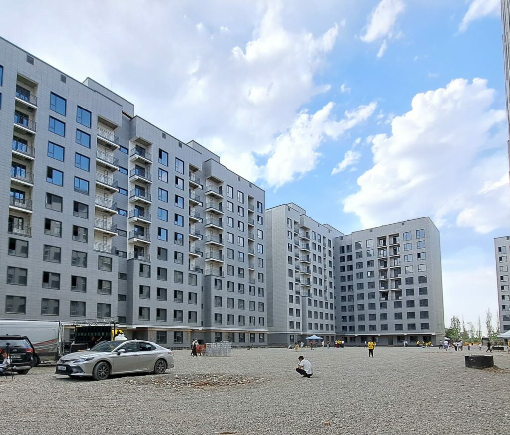 Продаю 3 комнатную квартиру -студию, дом сдан ПСО, Технопарк, этаж 4/9, не угловая, 75м2, цена: 92000$