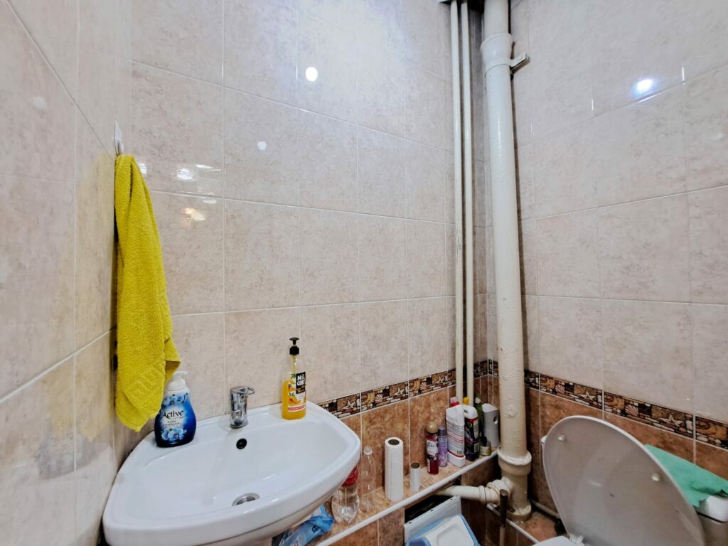 Продаю4 комн. квартиру в мкр. Аламедин 1, этаж 2/5, не угловая, 80м2, в отличном состоянии, цена: 114000$
