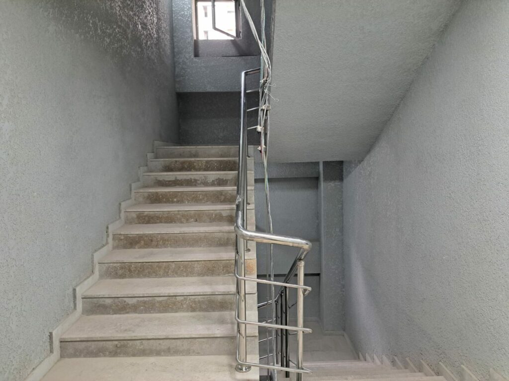 Продаю 3 комнатную квартиру -студию, дом сдан ПСО, Технопарк, этаж 4/9, не угловая, 75м2, цена: 92000$