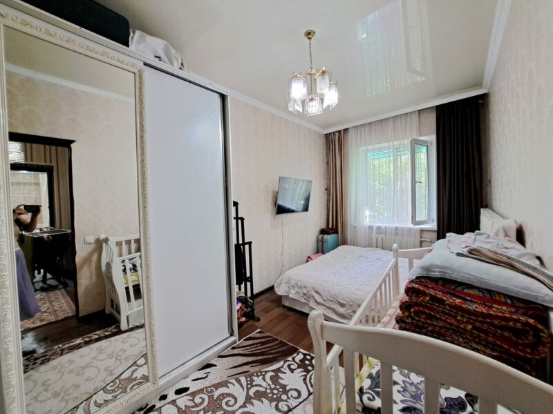 Продаю4 комн. квартиру в мкр. Аламедин 1, этаж 2/5, не угловая, 80м2, в отличном состоянии, цена: 114000$