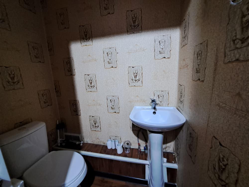 Продаю 3 комнатную квартиру в мкр. Аламедин 1, этаж 5/5, остаётся вся техника и мебель, цена: 80000$