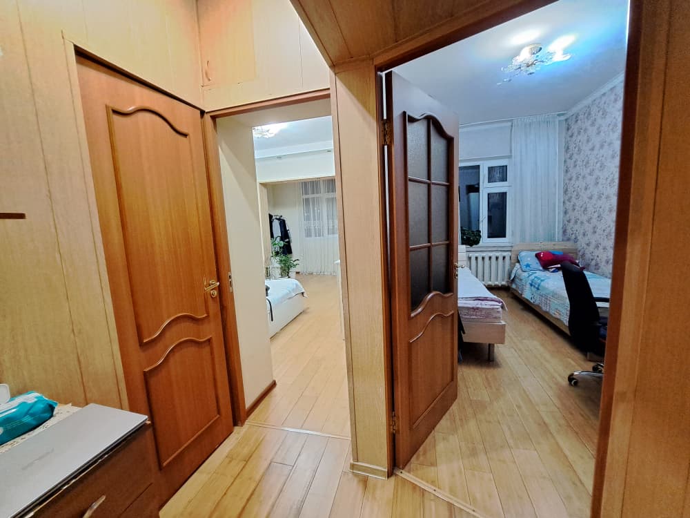 Продаю 3 комнатную квартиру, мкр. Аламедин 1, этаж 4/5, угловая, 69м2, с ремонтом, цена; 89000$