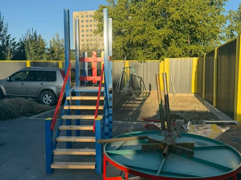 Продаю 3 комнатную элитную квартиру, мкр. Аламедин 1, этаж 2/6, не угловая, 75м2, свежий ремонт, Красная книга, ДДУ, цена: 130000$