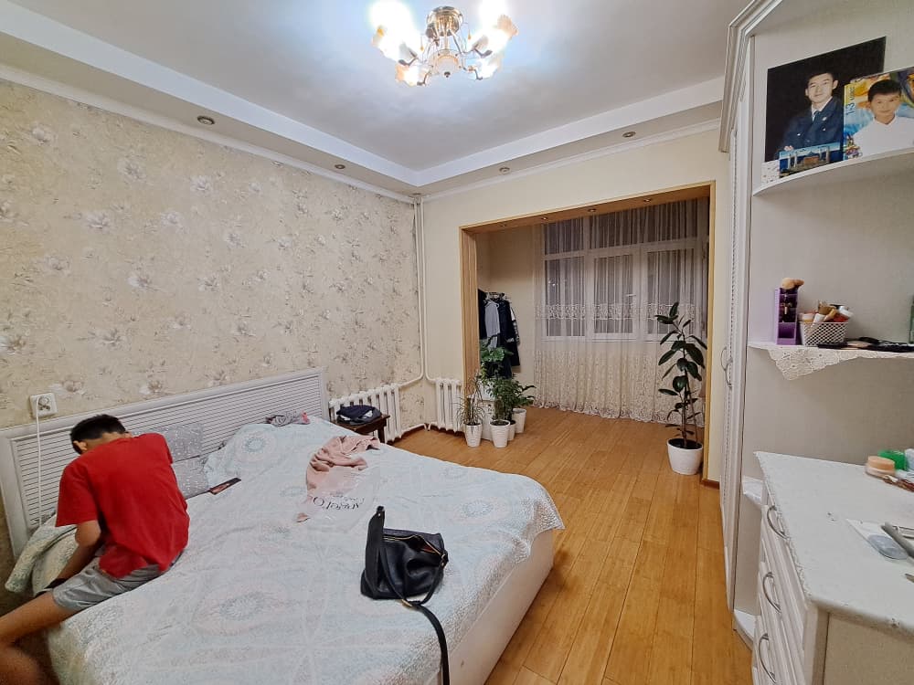 Продаю 3 комнатную квартиру, мкр. Аламедин 1, этаж 4/5, угловая, 69м2, с ремонтом, цена; 89000$