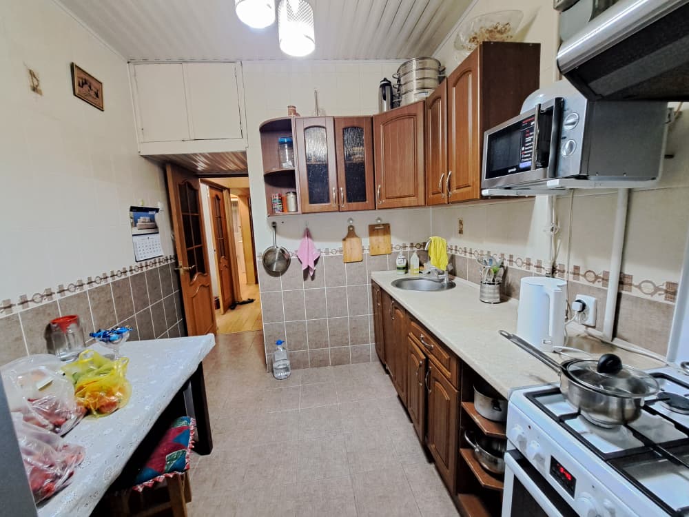 Продаю 3 комнатную квартиру, мкр. Аламедин 1, этаж 4/5, угловая, 69м2, с ремонтом, цена; 89000$