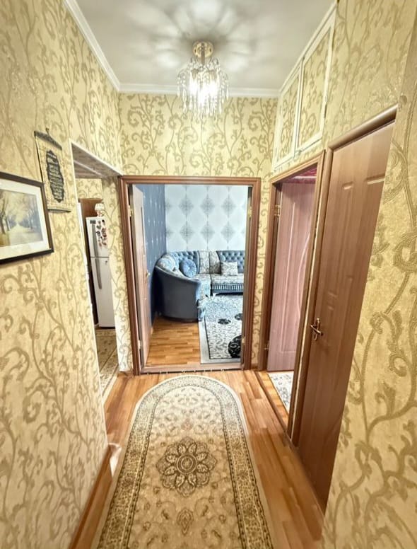 Продаю 3 комнатную квартиру, мкр.Аламедин 1, этаж 3/5, не угловая, 69м2, с ремонтом, с мебелью, цена: 93000$