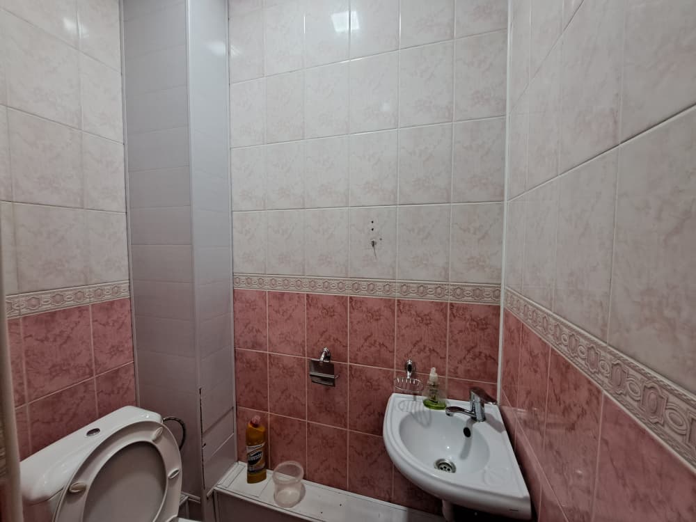 Продаю 3 комнатную квартиру, мкр. Аламедин 1, этаж 4/5, угловая, 69м2, с ремонтом, цена; 89000$