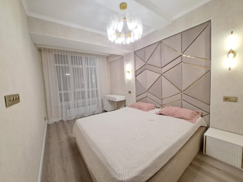 Продаю 4 комн. квартиру, мкр. Аламедин 1, этаж 7/10, не угловая, 102м2, с мебелью,Цена: 168000$