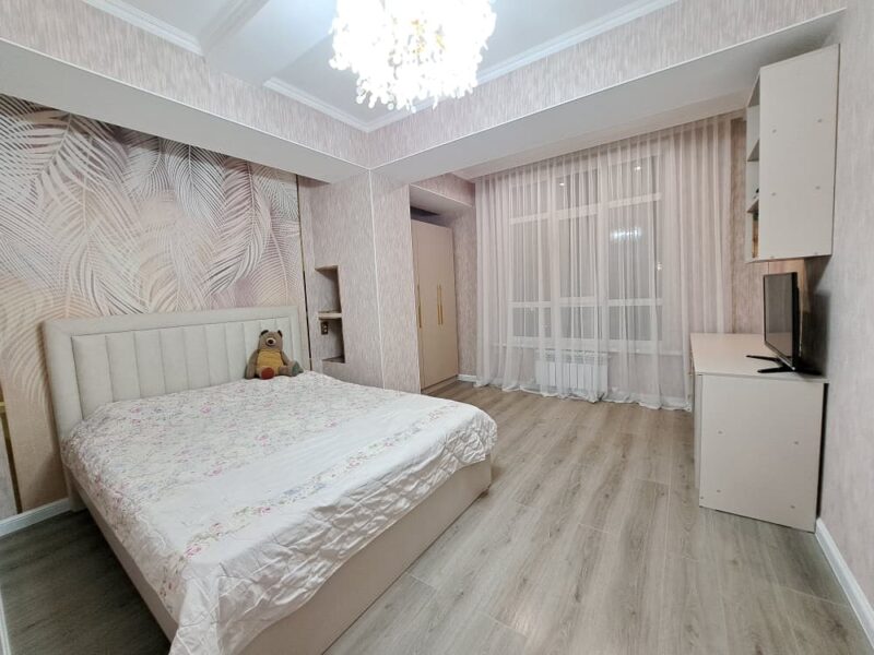 Продаю 4 комн. квартиру, мкр. Аламедин 1, этаж 7/10, не угловая, 102м2, с мебелью,Цена: 168000$