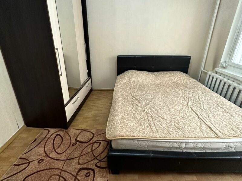 Продаю 2 комн. квартиру мкр. Аламедин 1, этаж 1/5, не угловая, 53м2, цена: 76000$