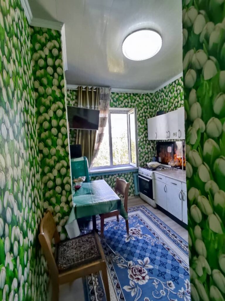 Продаю 3 комн. квартиру, ТЦ ТААТАН, этаж 5/5, не угловая, с ремонтом, серия 105, площадь 69м2,цена; 77000$