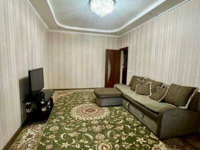 Продаю 1 комнатную квартиру, мкр. Аламедин 1, этаж 1/9, не угловая, площадь 35м2+лоджия, серия 105, цена: 58500$