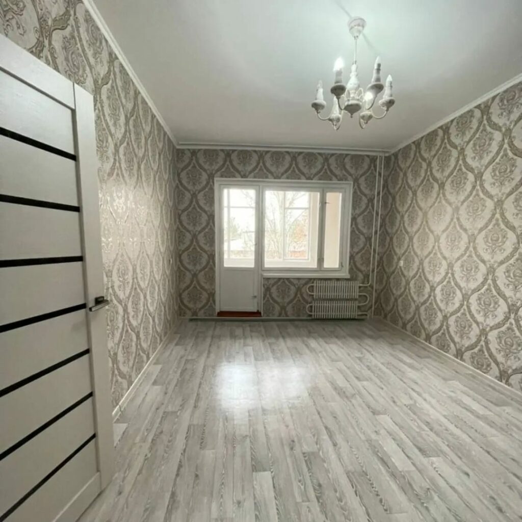 Продаю 2 комнатную квартиру, мкр. Аламедин 1, этаж 8/9, серия 105, в хорошем состоянии, цена:77000$