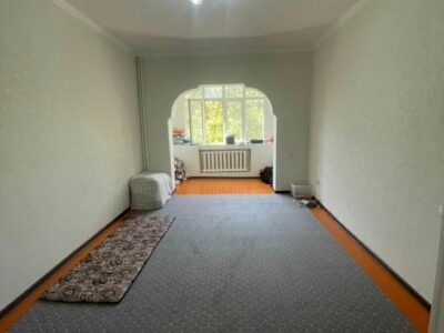 Продаю 1 комнатную квартиру мкр. Аламедин 1/гор. строителей, этаж 3/9, не угловая, серия 106, цена: 61000$