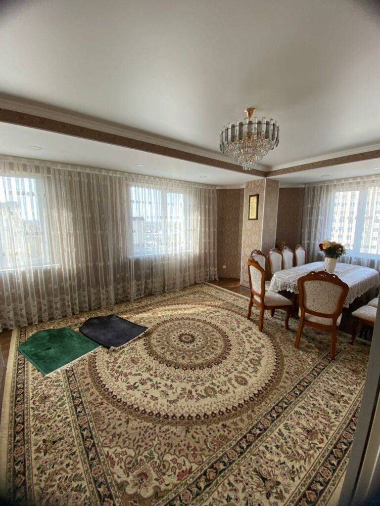 Продаю 5 комнатную квартиру! Мкр. Аламедин 1, этаж 8и9 пентхаус, 142м2, цена: 1440$м2, полностью укомплектована! Цена: 205000$