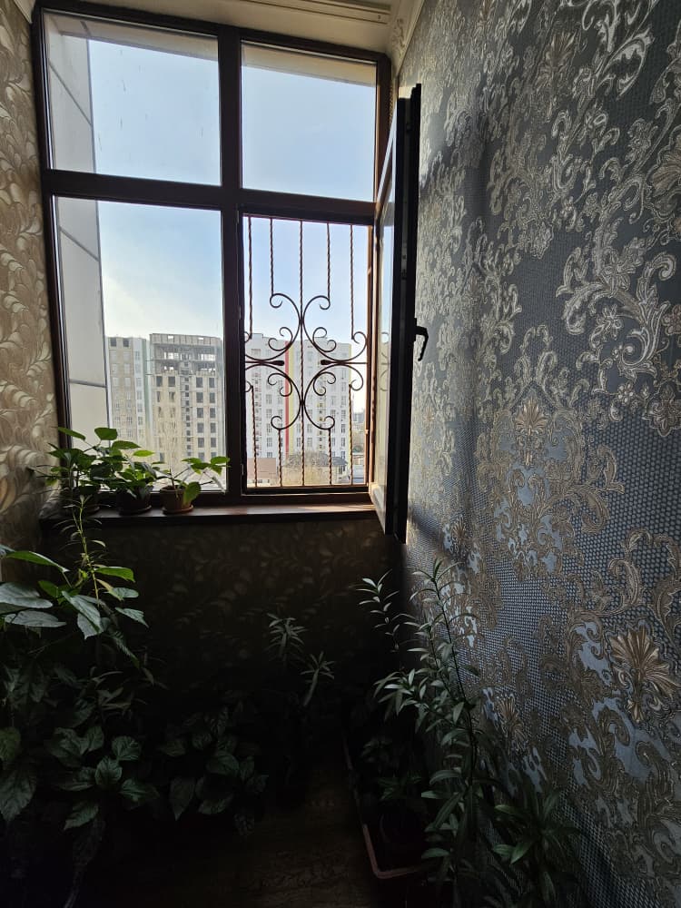 Продаю 3 комнатную квартиру, мкр. Аламедин1, этаж 6/11, с ремонтом, 115м2, цена: 1250$/м2, цена: 144000$