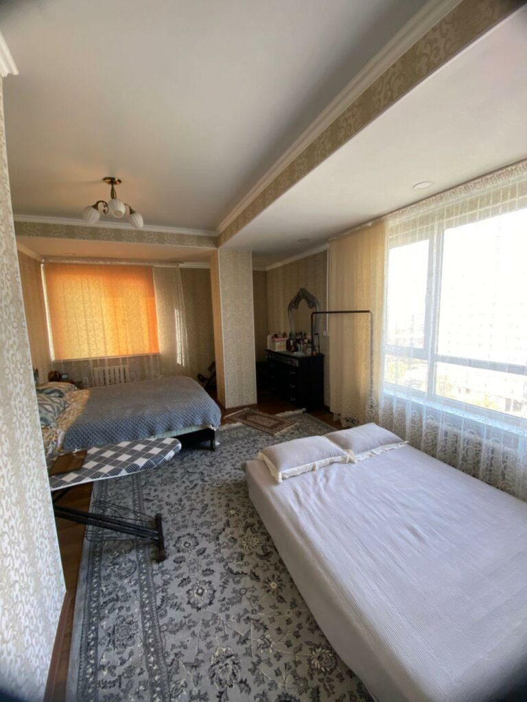 Продаю 5 комнатную квартиру! Мкр. Аламедин 1, этаж 8и9 пентхаус, 142м2, цена: 1440$м2, полностью укомплектована! Цена: 205000$