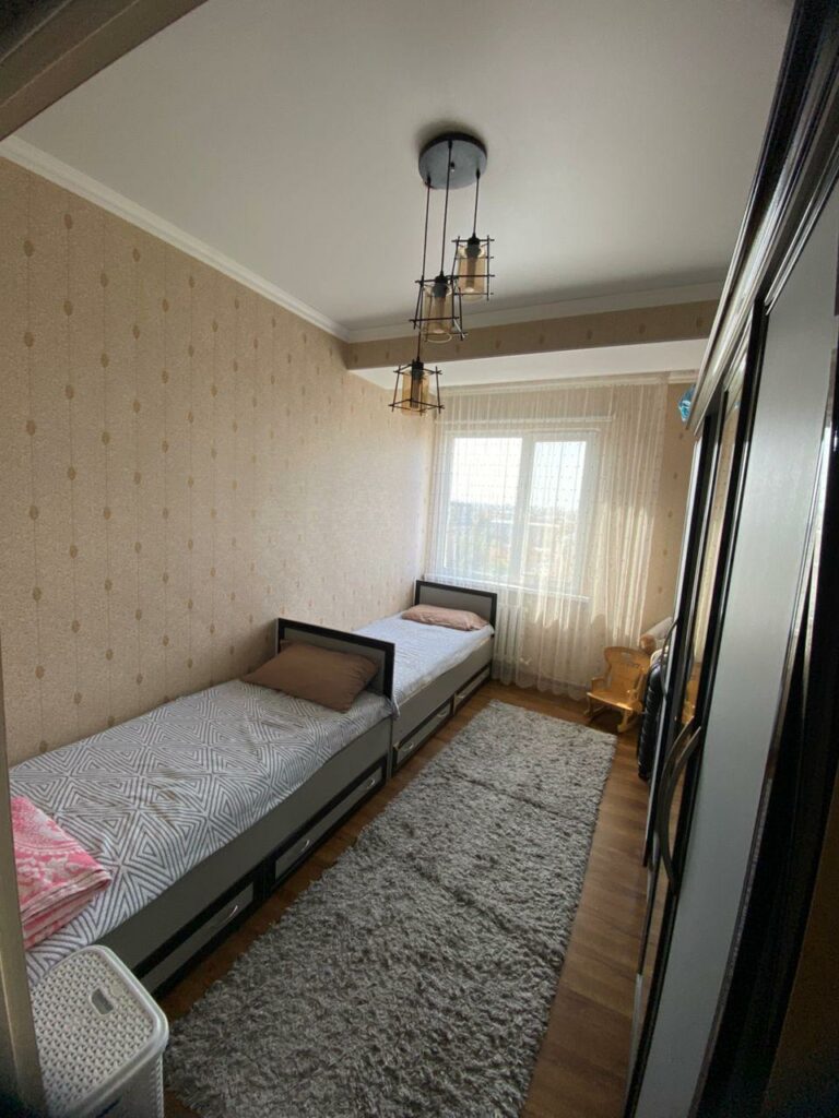 Продаю 5 комнатную квартиру! Мкр. Аламедин 1, этаж 8и9 пентхаус, 142м2, цена: 1440$м2, полностью укомплектована! Цена: 205000$