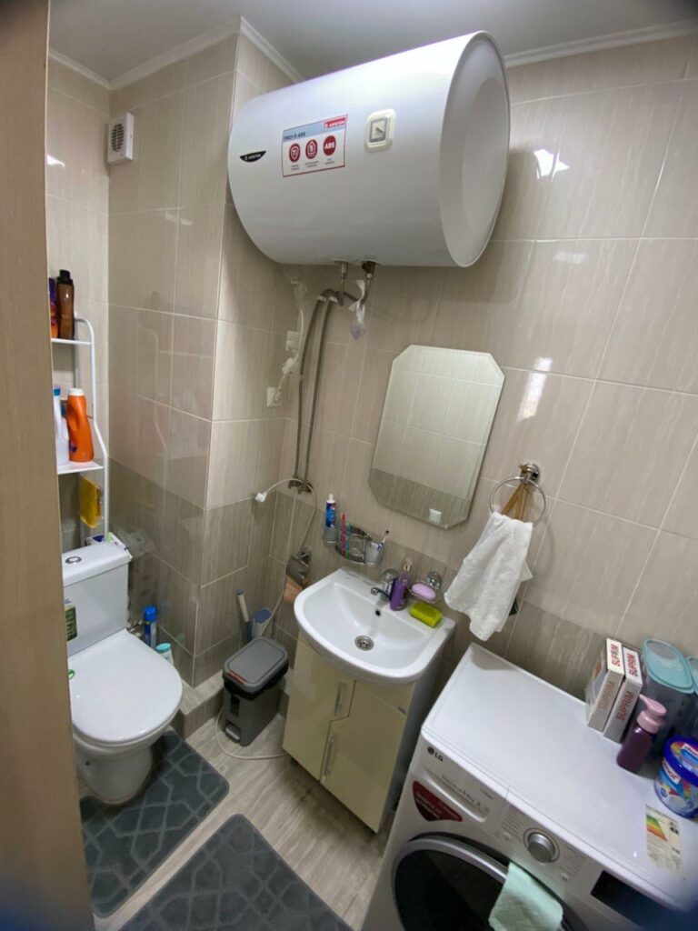 Продаю 5 комнатную квартиру! Мкр. Аламедин 1, этаж 8и9 пентхаус, 142м2, цена: 1440$м2, полностью укомплектована! Цена: 205000$