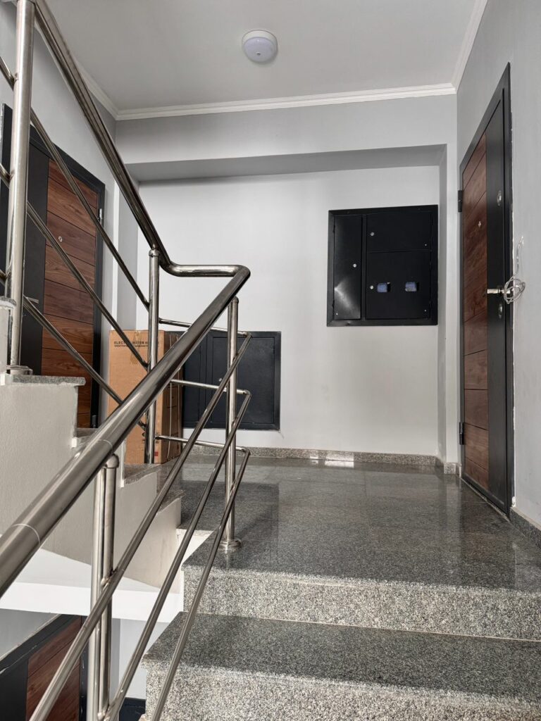 Продаю 3 комнатную квартиру, мкр. Аламедин 1, этаж 4/6, не угловая, 78м2, СВЕЖИЙ РЕМОНТ, Цена: 115000$