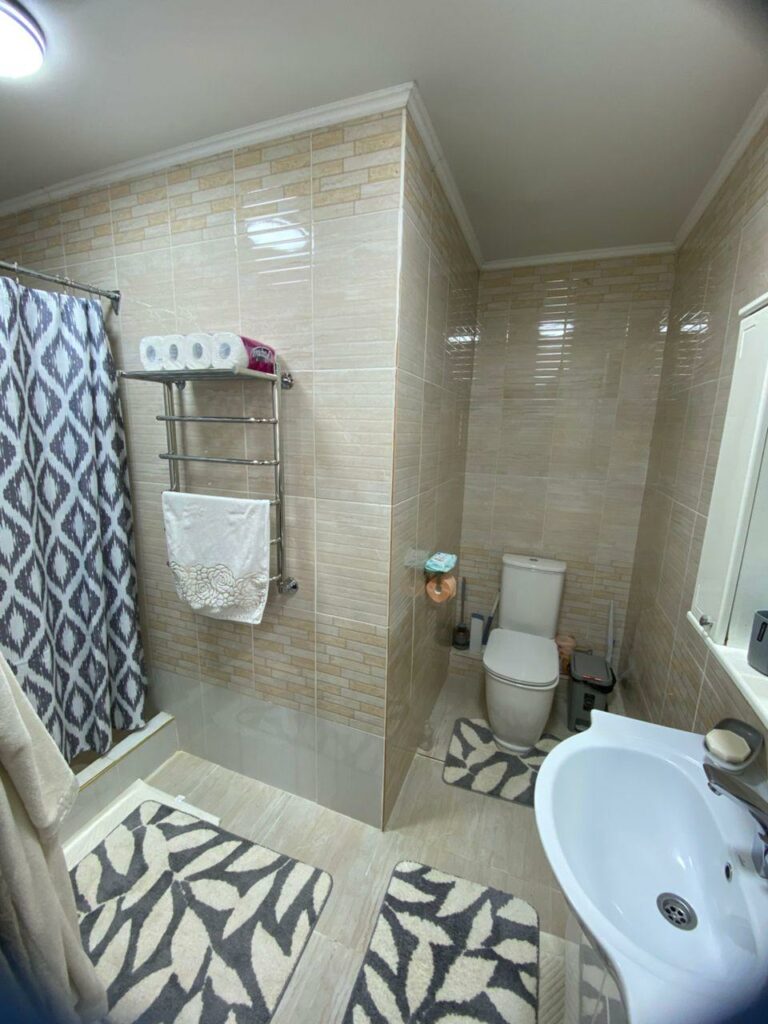 Продаю 5 комнатную квартиру! Мкр. Аламедин 1, этаж 8и9 пентхаус, 142м2, цена: 1440$м2, полностью укомплектована! Цена: 205000$