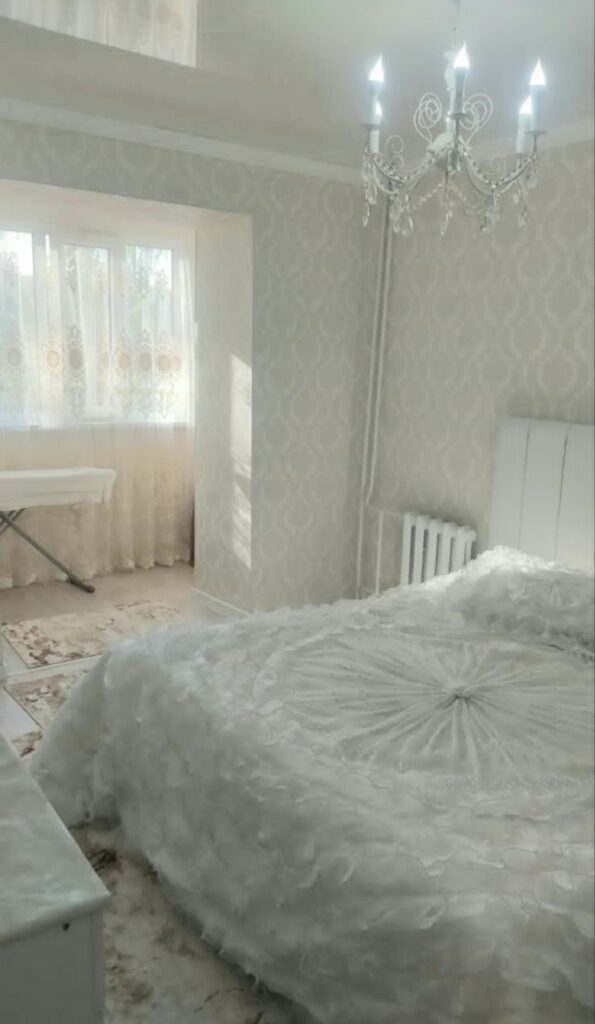 Продаю 3 комн.квартиру мкр. Аламедин 1, этаж 3/5, серия 105, с ремонтом, цена: 104000$