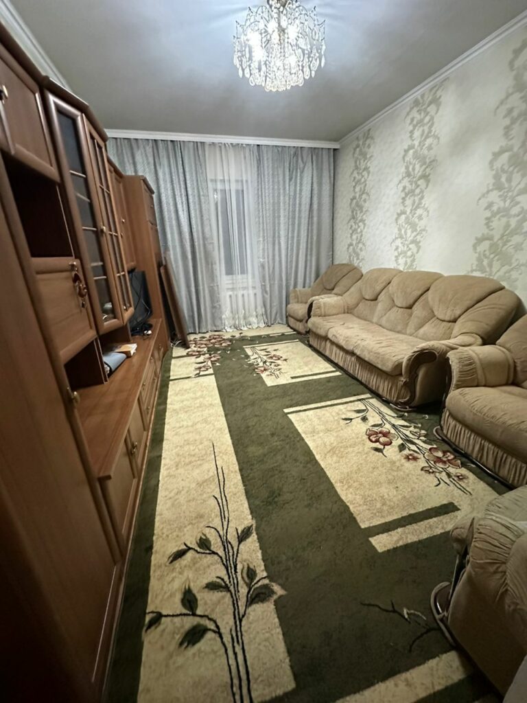 Продаю 2 комн.квартиру, мкр. Аламедин 1, этаж 1/5, не угловая, серия 105, цена: 77000$