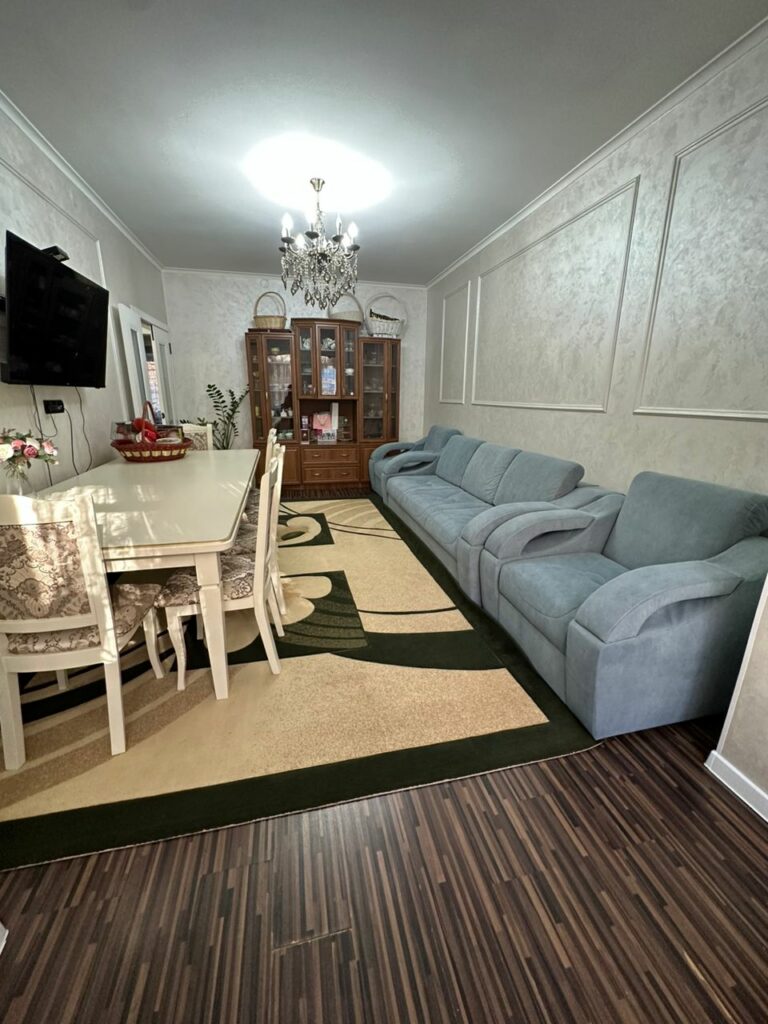 Продаю 3 комнатную квартиру с сушилкой,мкр. Аламедин 1, этаж 1/9, не угловая, свежий ремонт, цена: 110000$