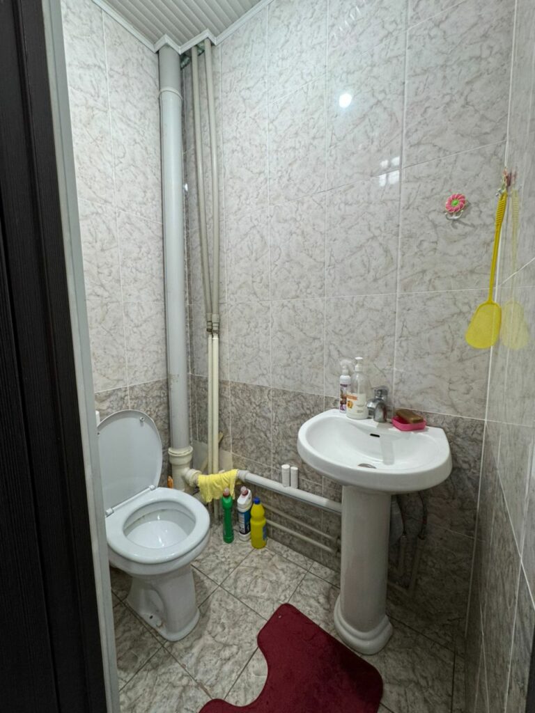 Продаю 3 комн.квартиру мкр. Аламедин 1, этаж 3/5, серия 105, с ремонтом, цена: 104000$