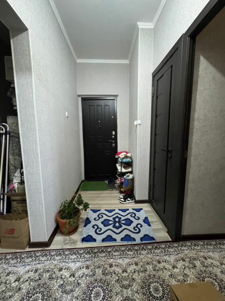 Продаю 3 комн.квартиру мкр. Аламедин 1, этаж 3/5, серия 105, с ремонтом, цена: 104000$