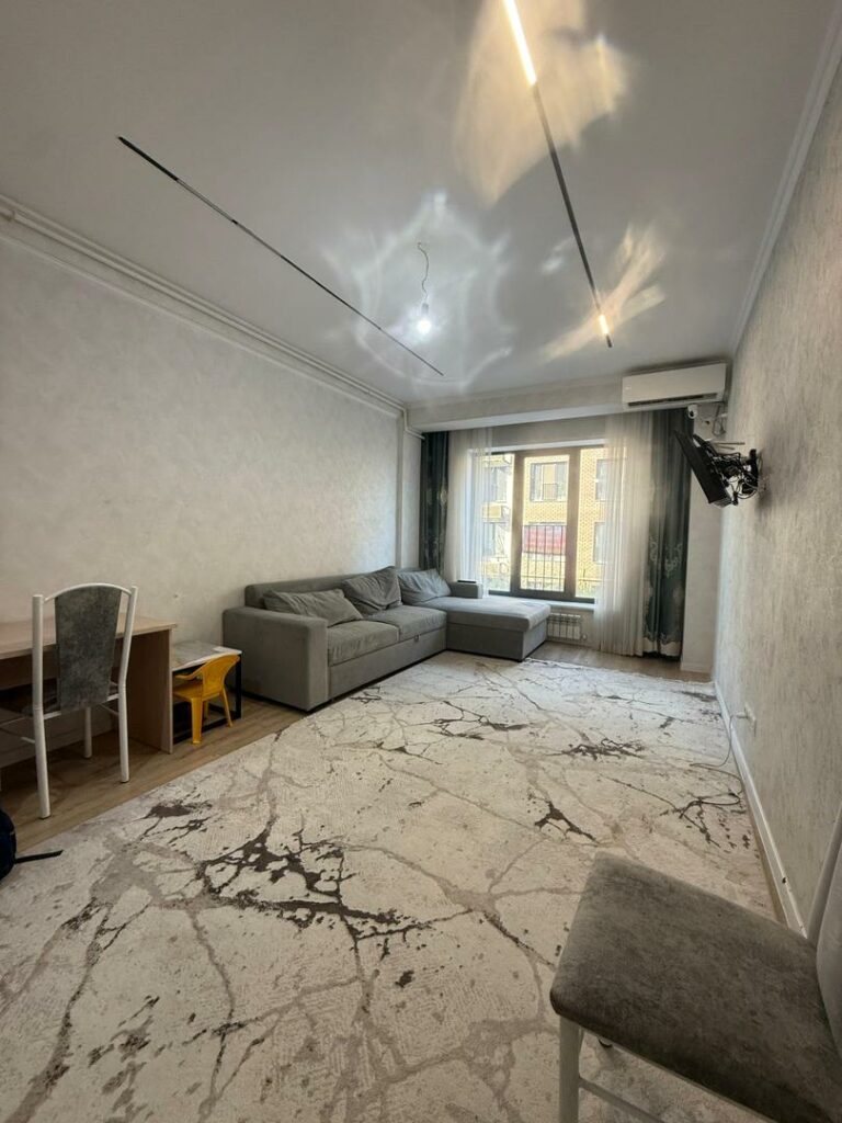 Продаю 2 комн. квартиру. мкр.Аламедин 1, "МИЧУРИНСКИЙ КВАРТАЛ", этаж 2/6, хороший ремонт, 67м2, Цена: 105000$