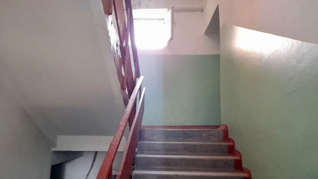 Продаю 1 комн. квартиру, ТЦ ТААТАН, этаж 5/5, хорошая крыша, 42м2, цена: 52500$