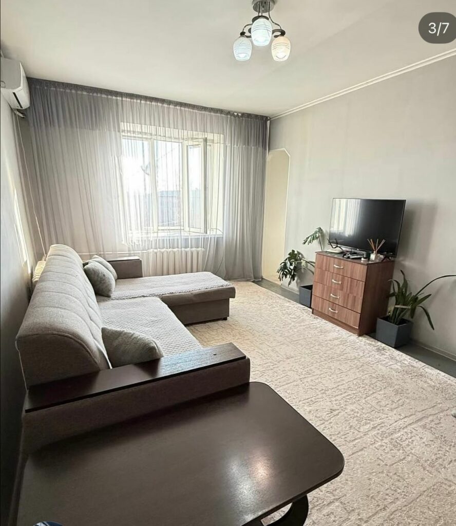 Продаю 1 комн. квартиру, ТЦ ТААТАН, этаж 5/5, хорошая крыша, 42м2, цена: 52500$