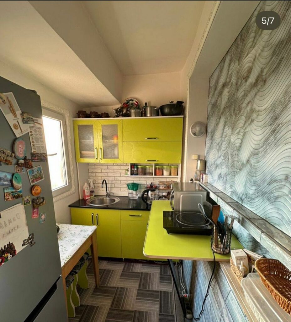 Продаю 1 комн. квартиру, ТЦ ТААТАН, этаж 5/5, хорошая крыша, 42м2, цена: 52500$