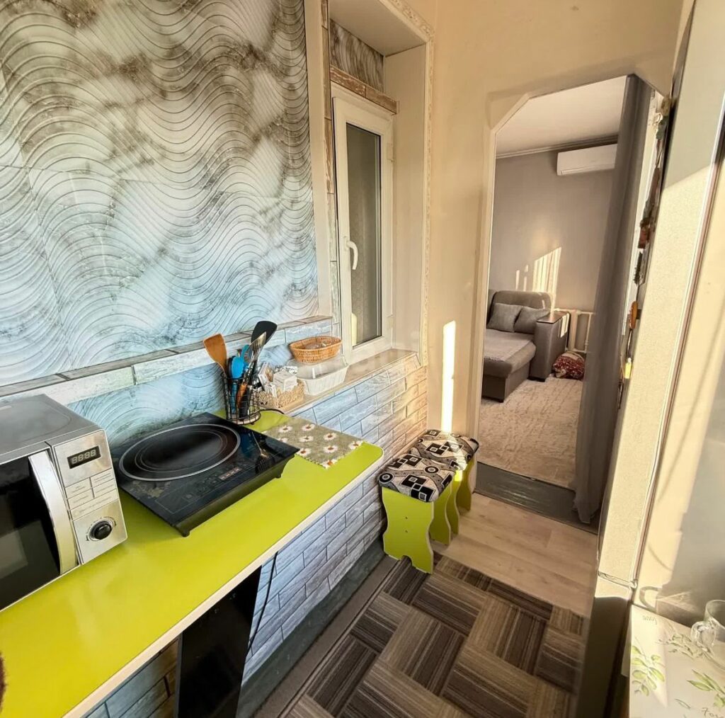 Продаю 1 комн. квартиру, ТЦ ТААТАН, этаж 5/5, хорошая крыша, 42м2, цена: 52500$