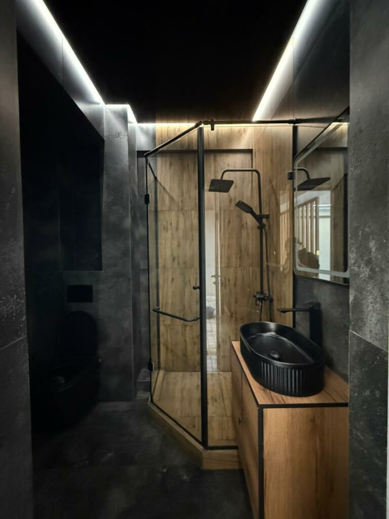 Продаю 1 комн. квартиру, мкр. Аламедин1, Салиева-Ауэзова, Этаж8/10, не угловая, 44м2, Качественный ремонт,цена: 70000$