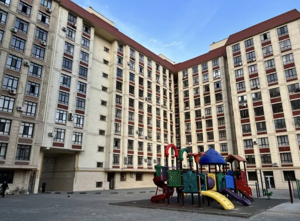 Продаю 1 комн. квартиру, мкр. Аламедин1, Салиева-Ауэзова, Этаж8/10, не угловая, 44м2, Качественный ремонт,цена: 70000$