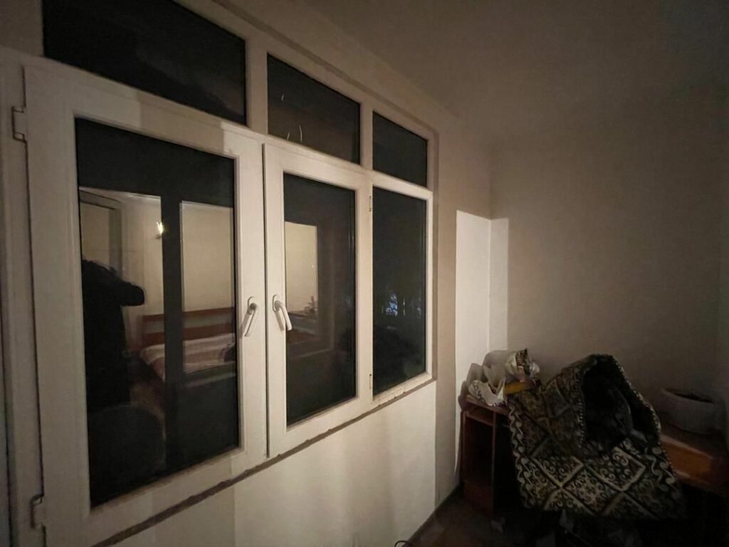 Продаю 2 комн. квартиру, мкр, Аламедин 1, этаж4/5, не угловая, серия 105, цена: 73000$ окончательно.