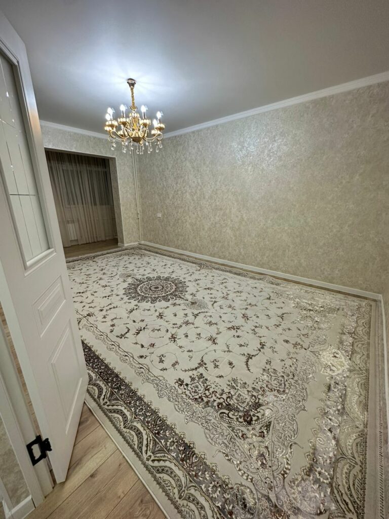 Продаю 3 комн. квартиру, мкр.Аламедин /Кольбаева, этаж 1/5, не угловая, серия 105, свежий ремонт, цена: 104000$