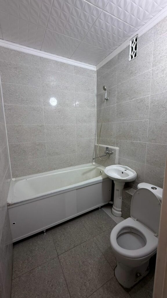 Продаю 1 комн. квартиру, мкр. Аламедин 1, этаж 5/9, не угловая, серия 105,площадь 38м2, цена: 60500$