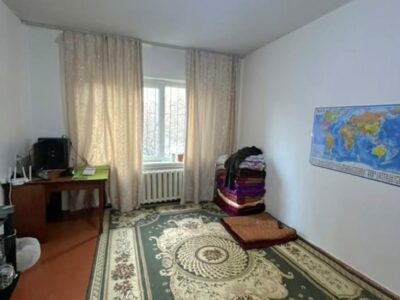 Продаю 2 комн. квартиру, мкр. Аламедин1, этаж 1/5, не угловая, 49м2 + балкон, серия 105, цена: 82000$